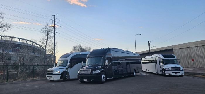 Black limo coach – Greenwood Village limo service